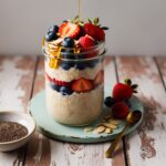 Bowl Energético de Avena Nocturna con Chía y Frutos Rojos